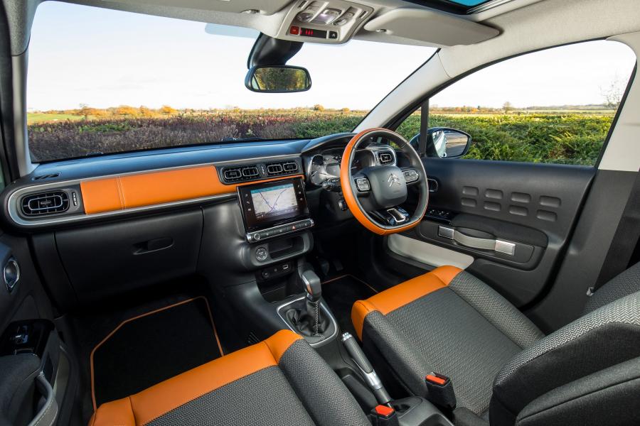 Интерьер Citroen C3 2016 года  (UK) (фото 20 из 28)